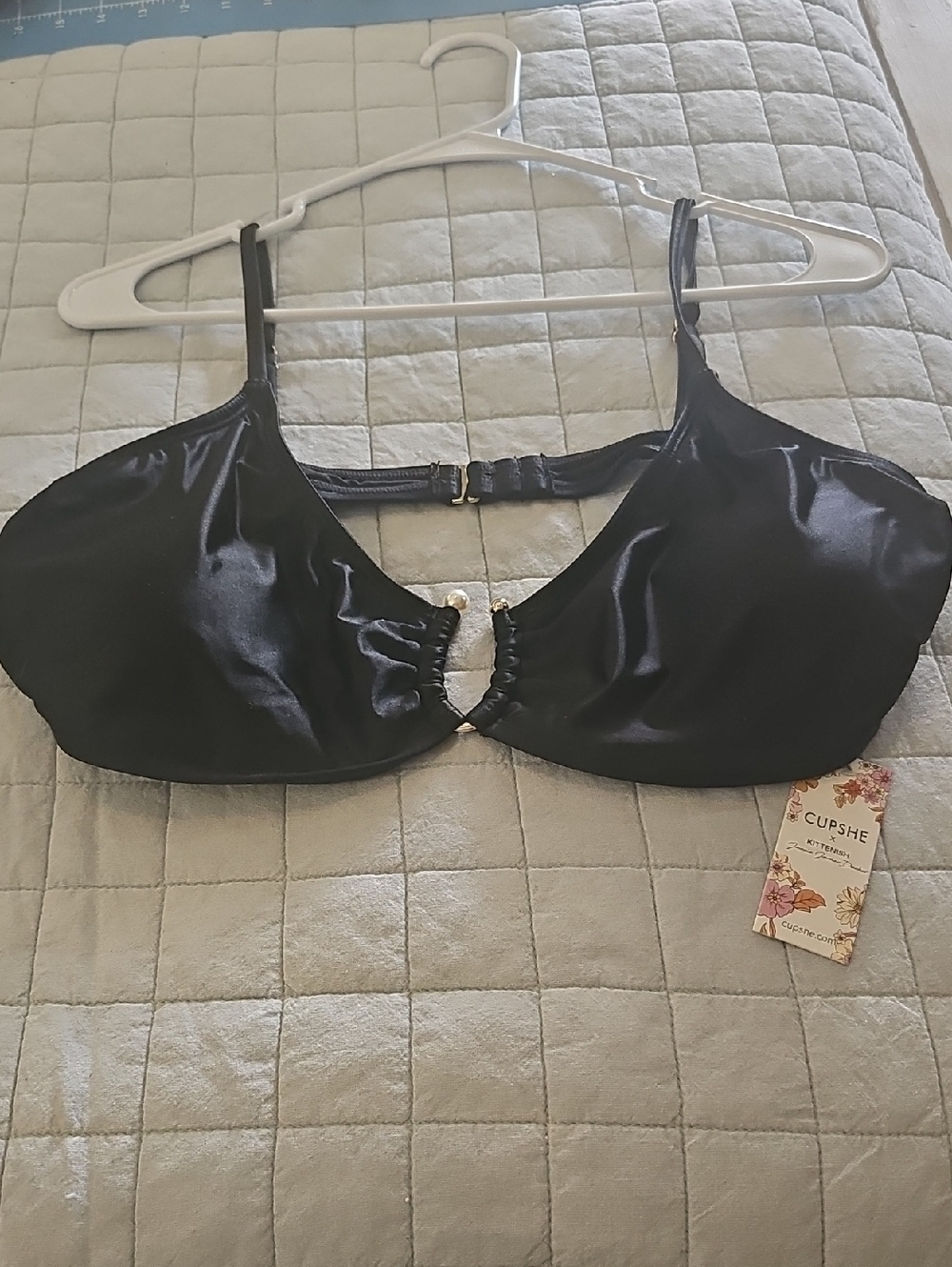 Cupshe Black Satin Underwire Bikini Top with Center Ring